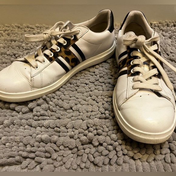 Tory Burch Howell Leopard Sneakers, Used Condition Size 9 - Picture 10 of 15